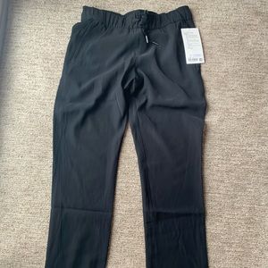 lululemon On The Fly Woven Pant 8 - NEW